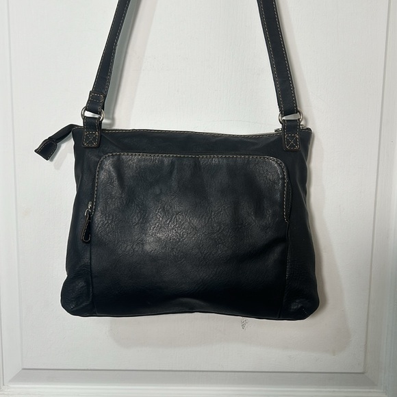 RELIC VEGAN LEATHER CROSSBODY BLACK PURSE - Picture 4 of 8